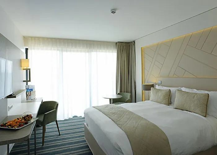 Hotel Hôtel&spa Les Bains De By Thalazur