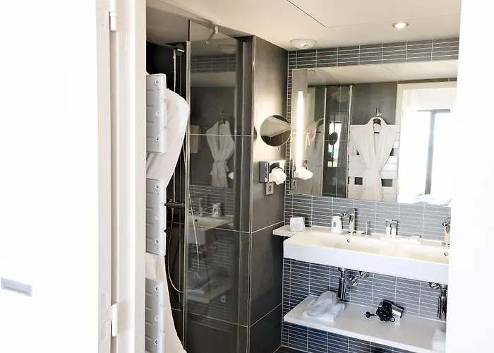 Hotel Hôtel&spa Les Bains De By Thalazur