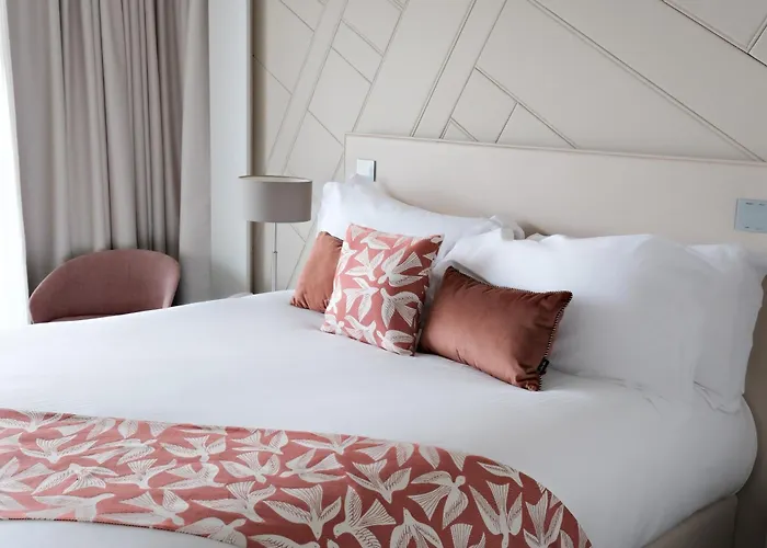 Hotel Hôtel&spa Les Bains De By Thalazur