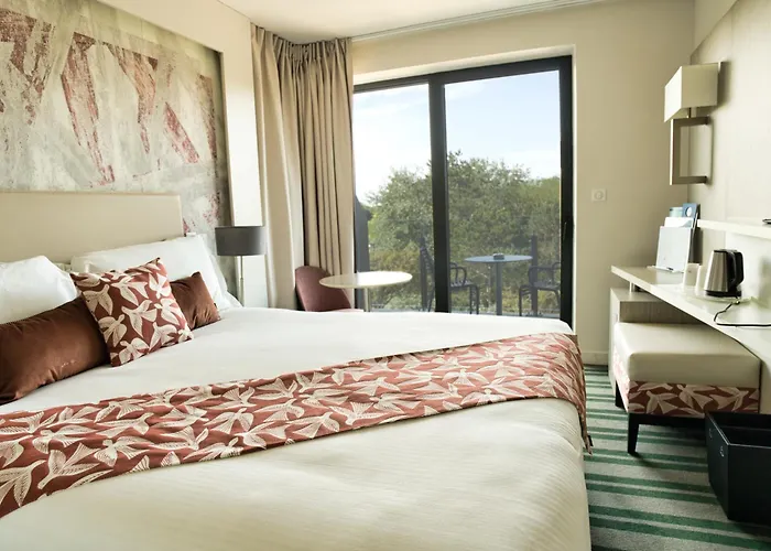 Hotel Hôtel&spa Les Bains De By Thalazur